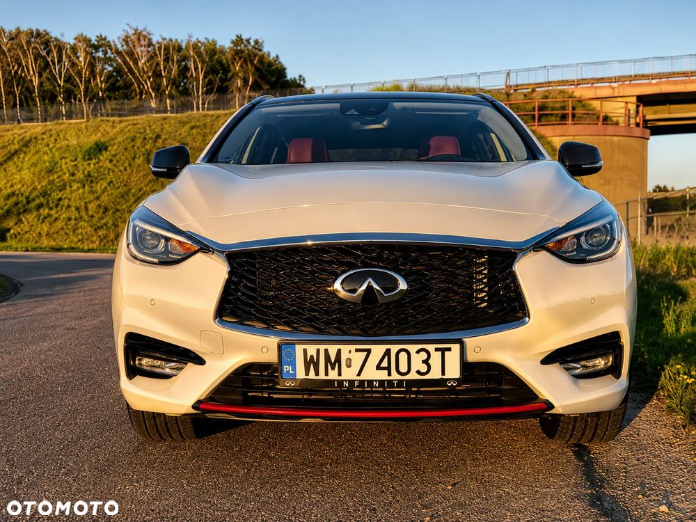 Infiniti Q30 1.6t Pure - 15
