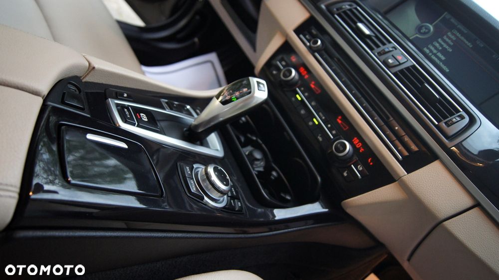 BMW Seria 5 520d - 34