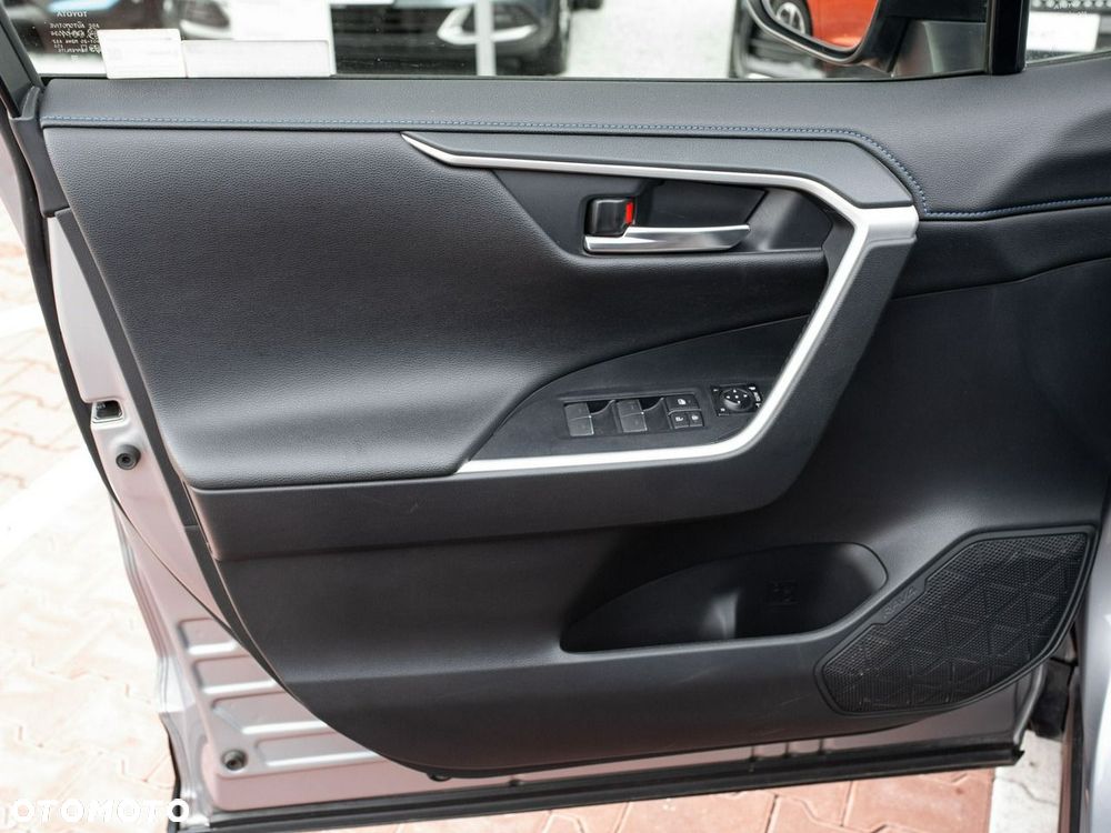 Toyota RAV4 - 10