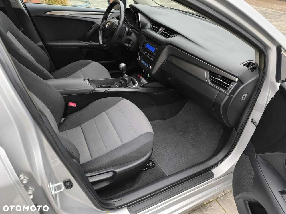 Toyota Avensis 1.6 D-4D Active - 15
