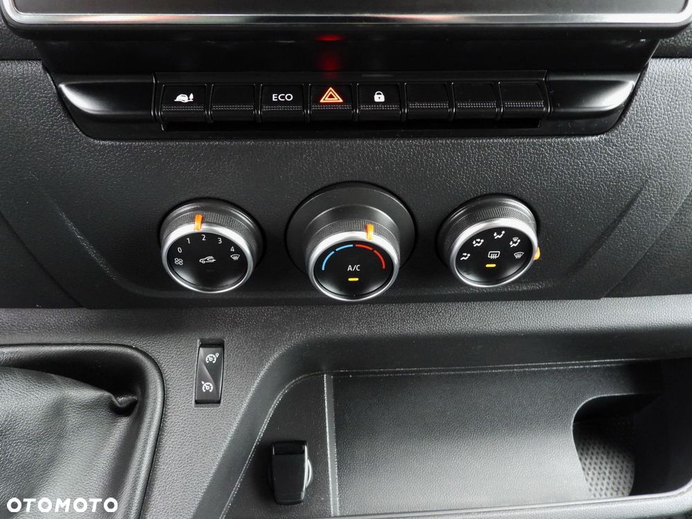 Renault MASTER SKRZYNIA PODWÓJNA KABINA DOKA 7 MIEJSC TEMPOMAT NAWIGACJA LEDY KLIMATYZACJA  135KM - 31