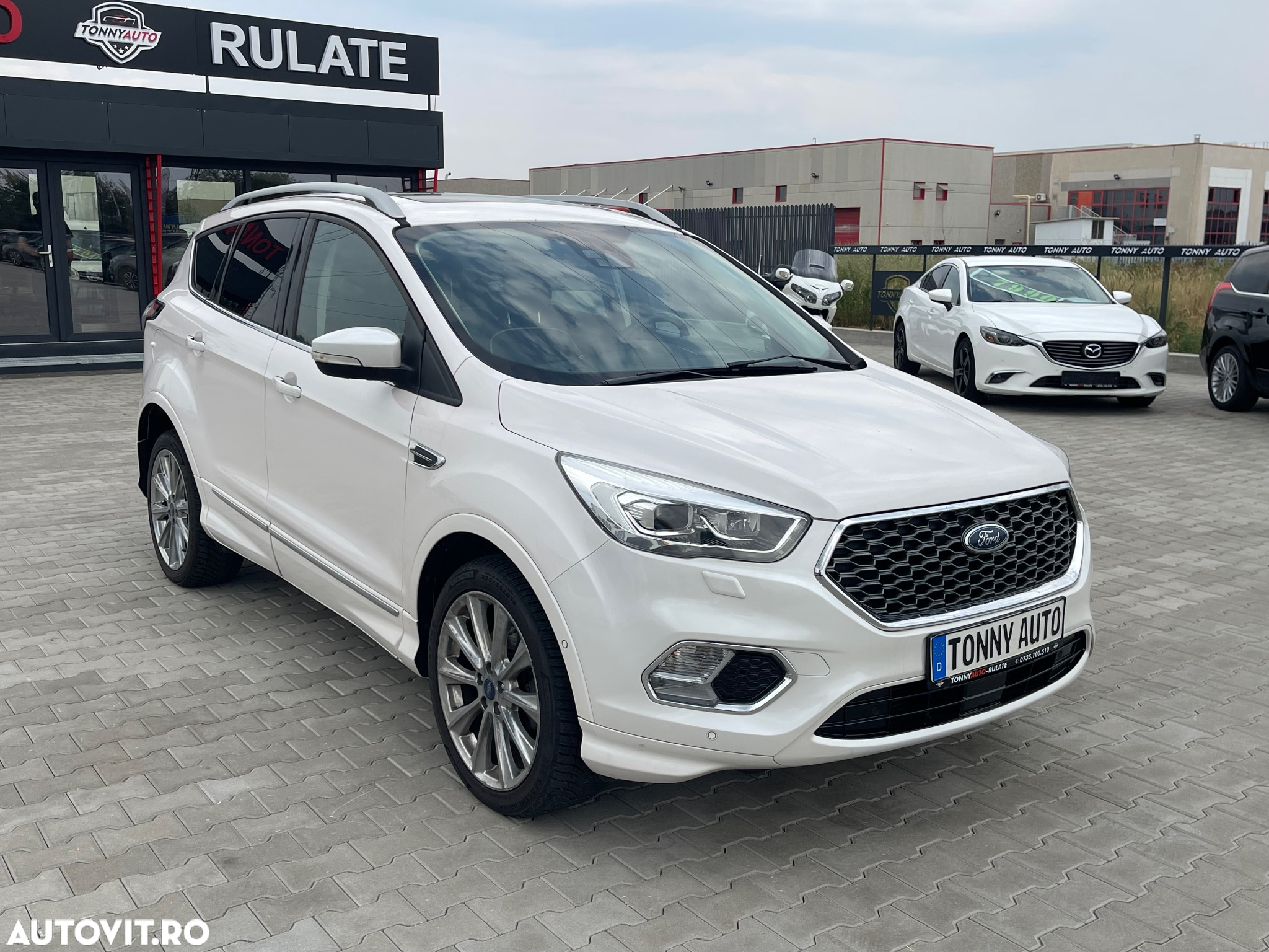 Ford Kuga 2.0 TDCi 4WD Powershift Vignale - 3