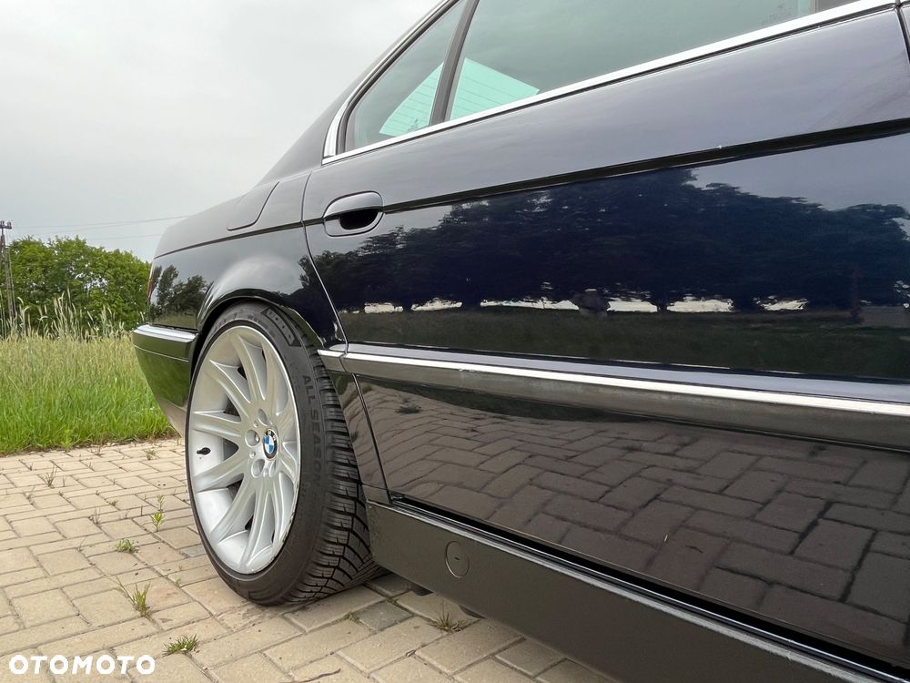 BMW Seria 7 - 17