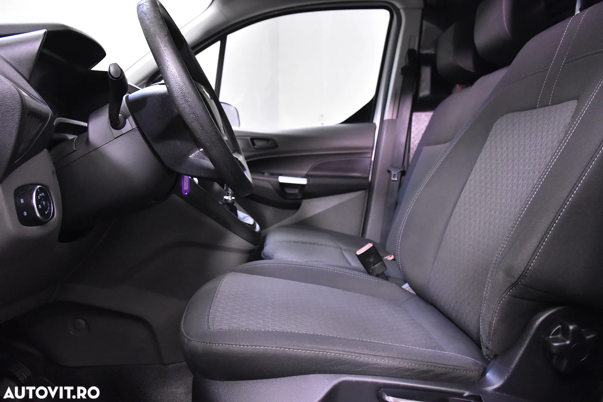 Ford Transit Connect - 18
