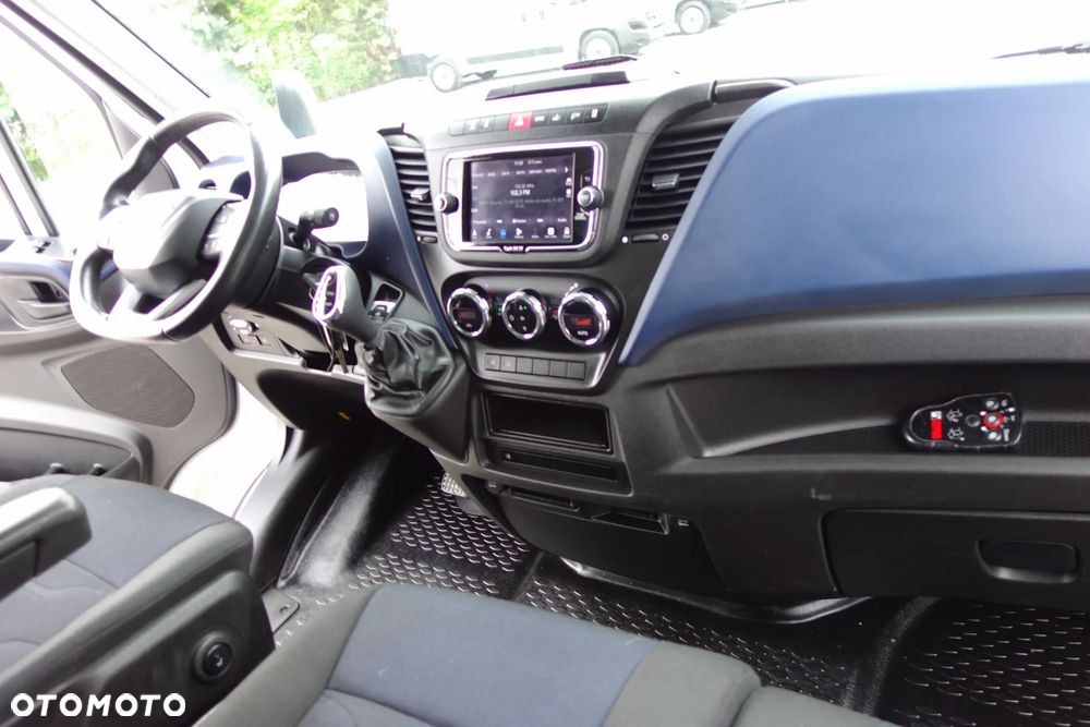 Iveco Daily 35-160 Automat HI-Matic Kontener 4.20 M +Winda 750 kg. Klima Kamera Ledy - 20