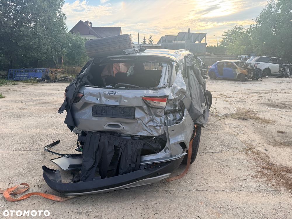 Ford Kuga 2.5 Duratec PHEV TITANIUM - 12
