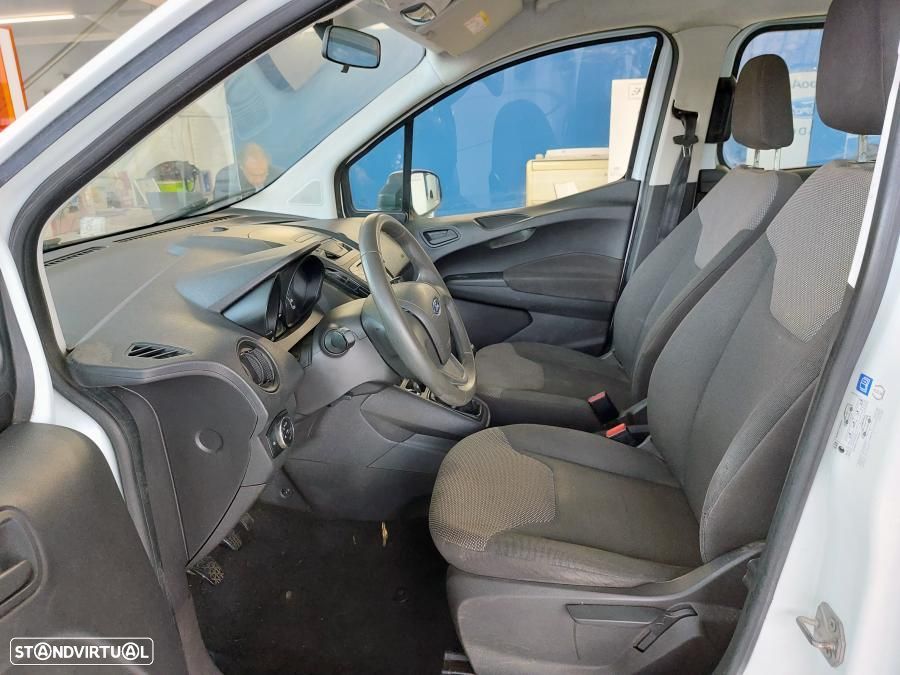 Ford Tourneo Courier 1.5 TDCi Ambiente - 10