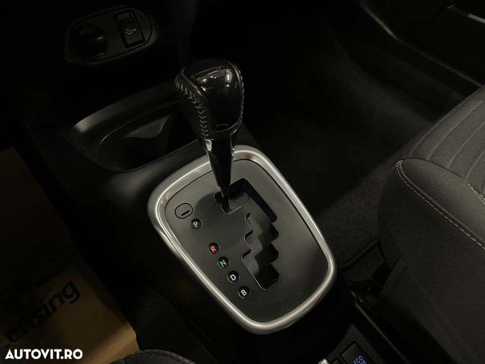 Toyota Yaris 1.5 VVT-i HSD Active - 19