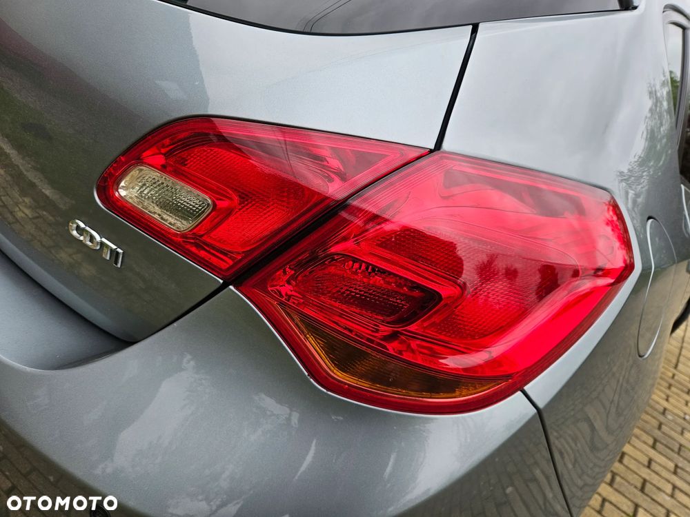 Opel Astra IV 1.6 CDTI Essentia - 37