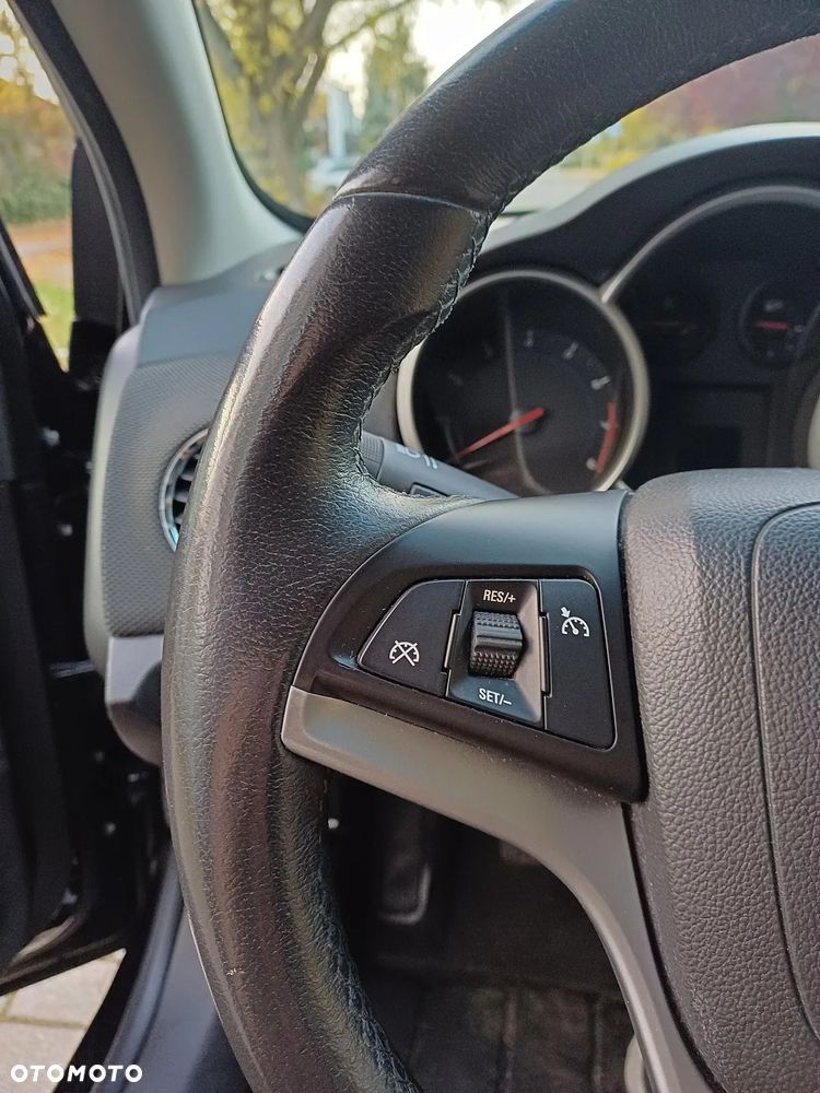 Chevrolet Cruze - 24