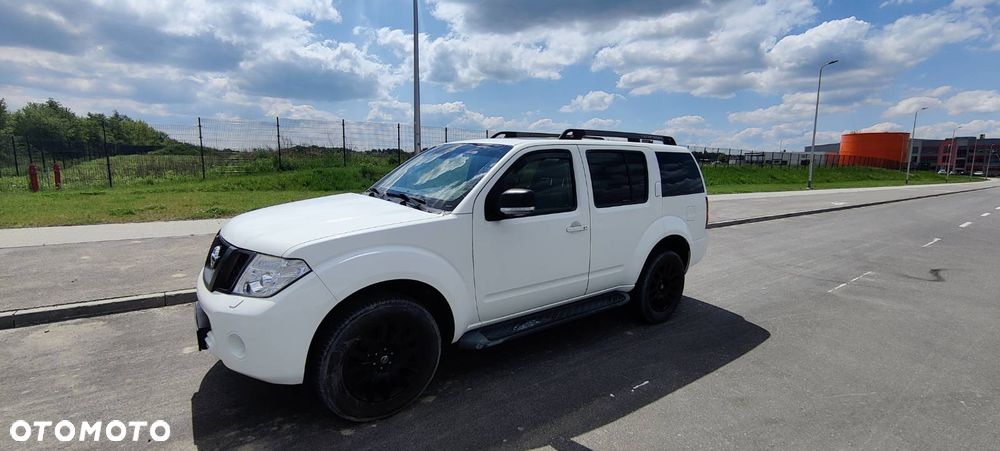 Nissan Pathfinder 2.5 DCi LE - 1