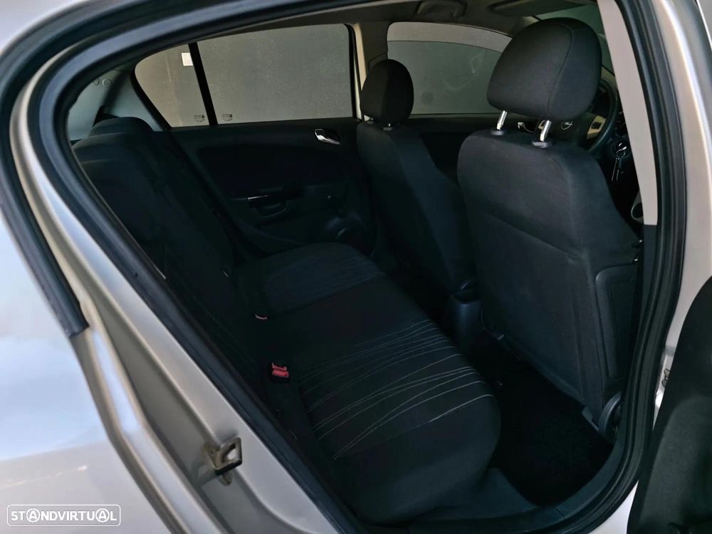 Opel Corsa 1.2 Enjoy - 35