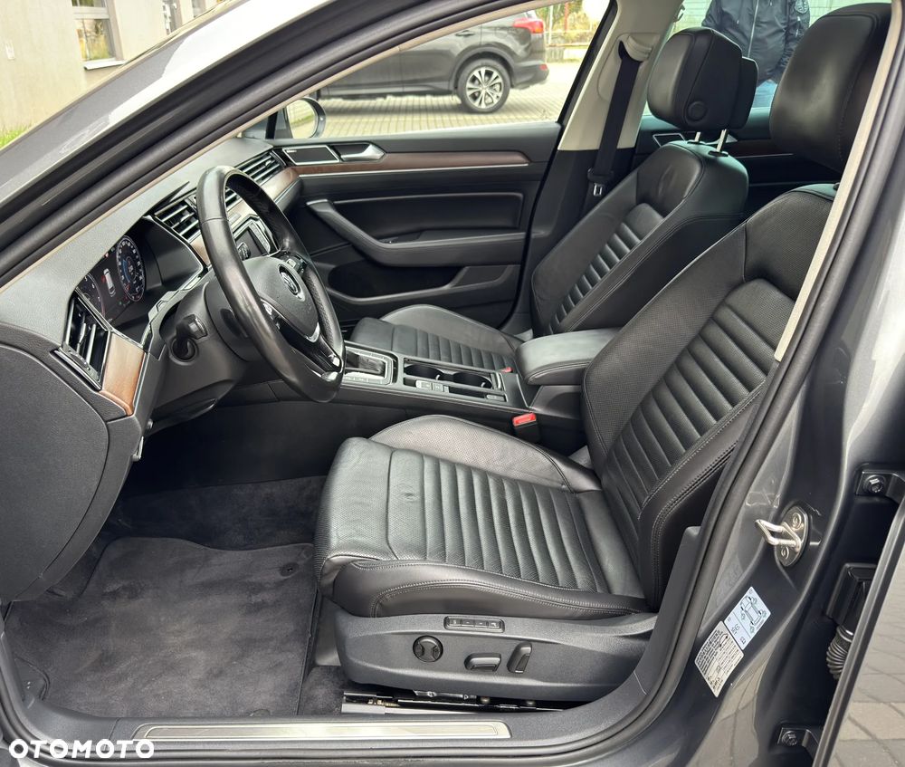 Volkswagen Passat 2.0 TSI (BlueMotion Technology) DSG Highline - 18