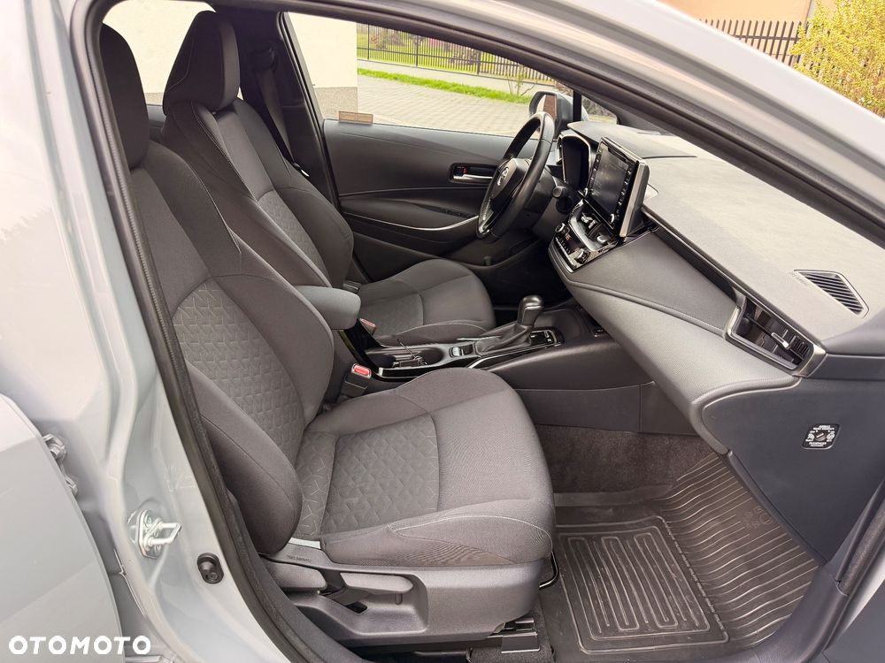 Toyota Corolla 1.8 Hybrid Comfort - 23