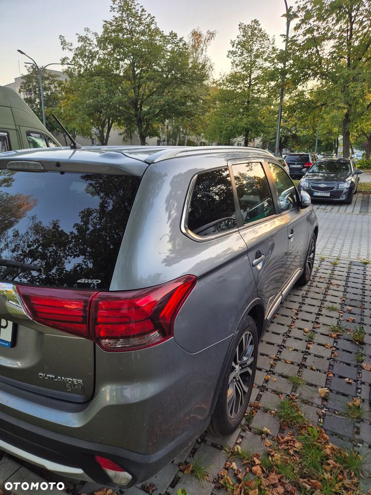 Mitsubishi Outlander - 16