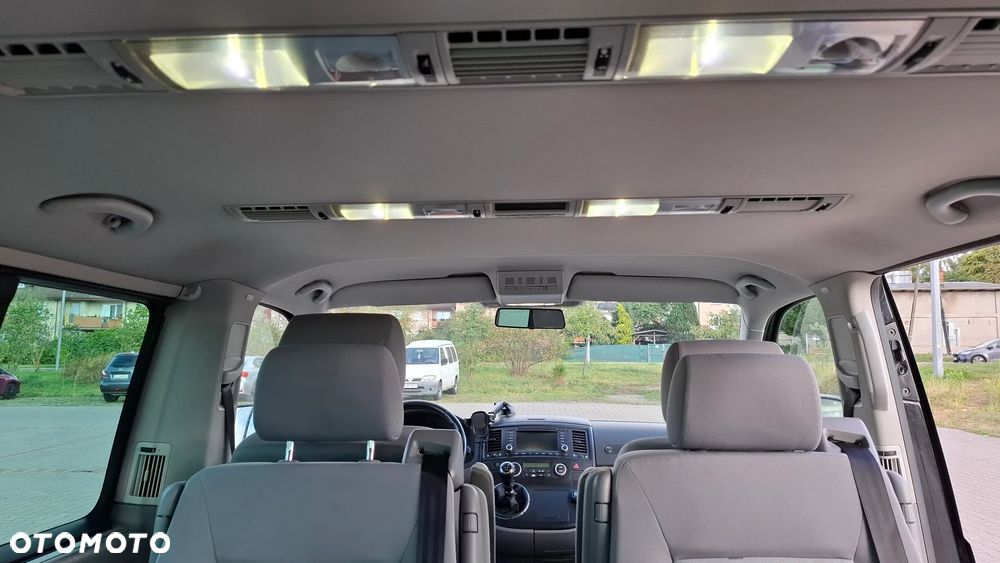 Volkswagen Multivan - 11