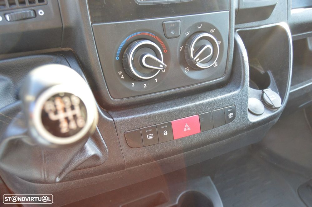 Peugeot Boxer Outro - 18