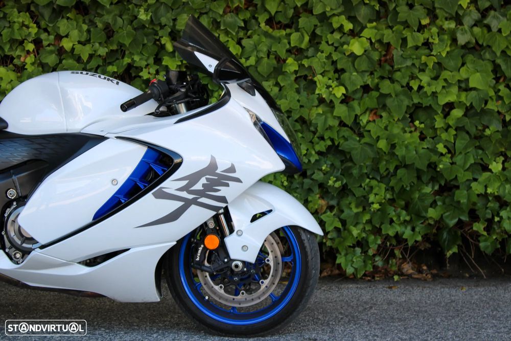 Suzuki GSX 1300 R Hayabusa - 4