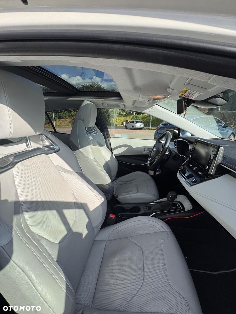 Toyota Corolla 2.0 Hybrid Executive - 13
