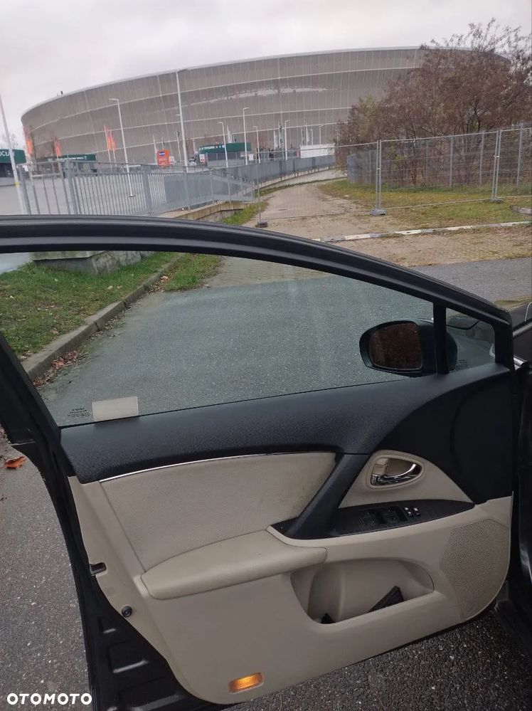 Toyota Avensis 2.0 D-4D Premium - 22