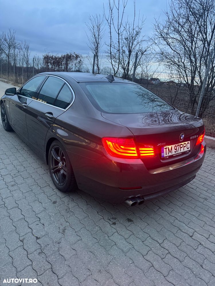 BMW Seria 5 525d xDrive - 4