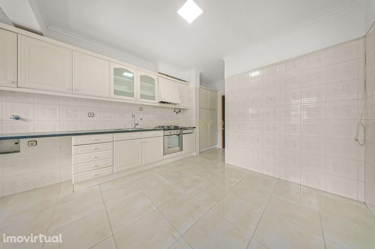 T3 Luminoso em Santa Marta do Pinhal – Espaço e Conforto no Coração de - Grande imagem: 2/30