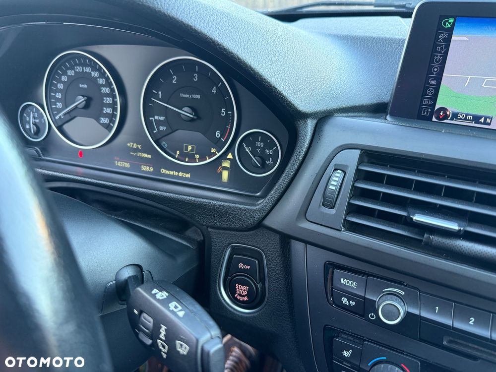 BMW Seria 3 320d Touring Sport Line - 17