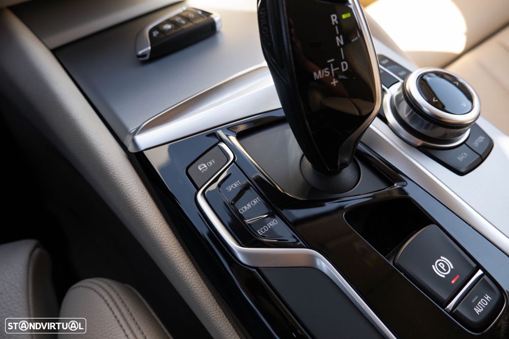 BMW 520 d Line Luxury Auto - 24