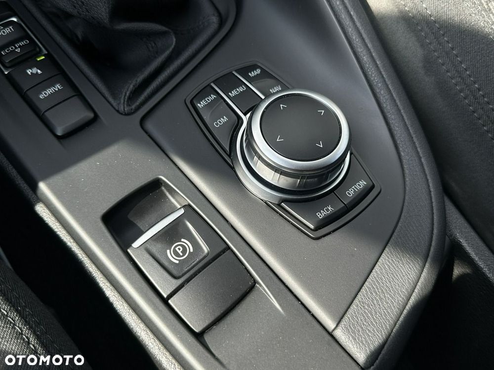 BMW X1 xDrive25e Advantage - 27
