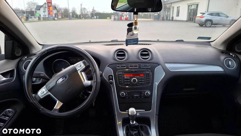Ford Mondeo 2.0 TDCi Ghia - 11