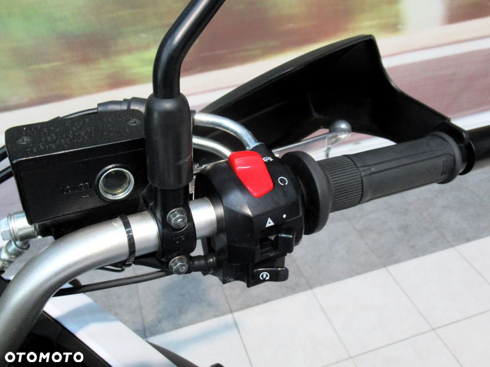 Suzuki V-STROM - 13