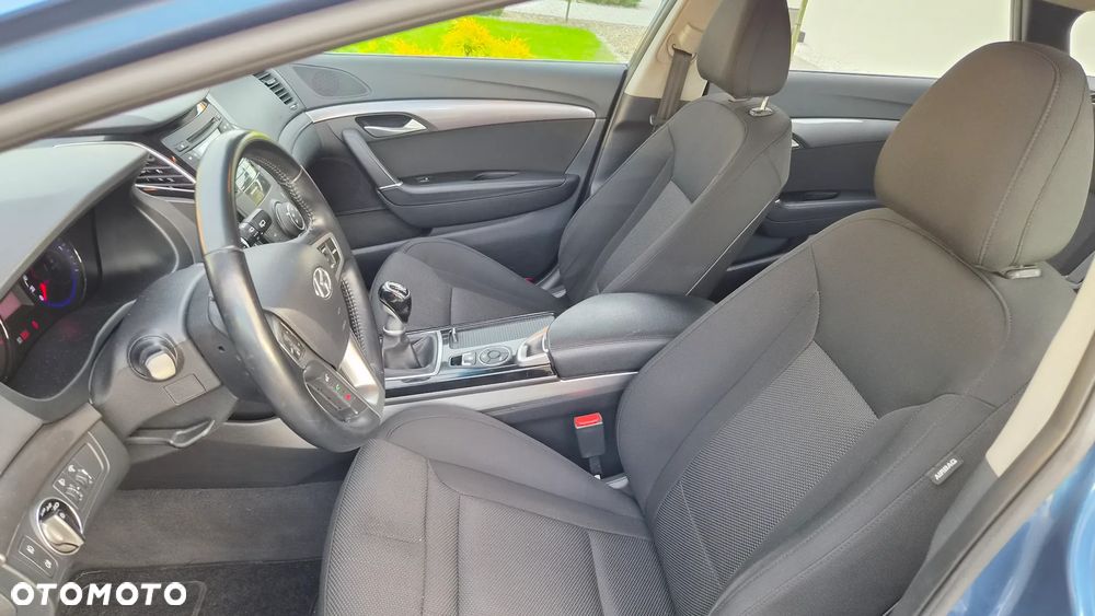 Hyundai i40 Kombi blue 1.6 Family+ - 15