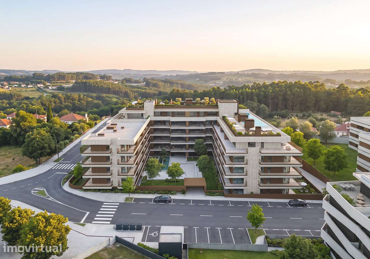 Apartamento T2 com varanda e 1 lg garagem | Piscina na cobertura - Grande imagem: 2/19