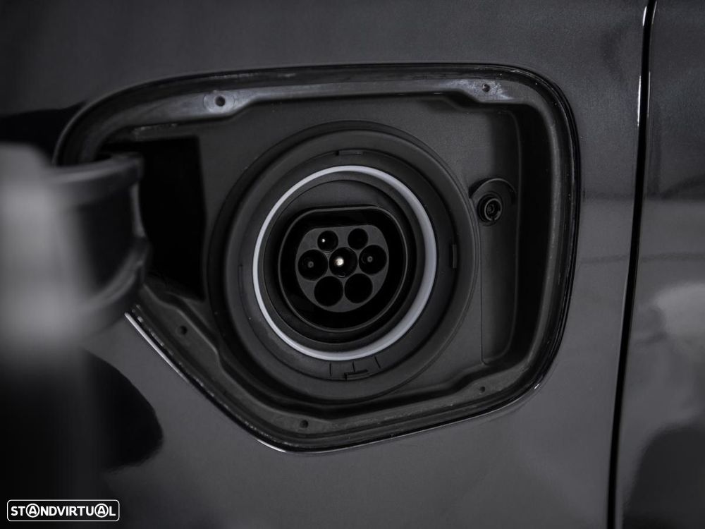 BMW 330 e iPerformance - 14