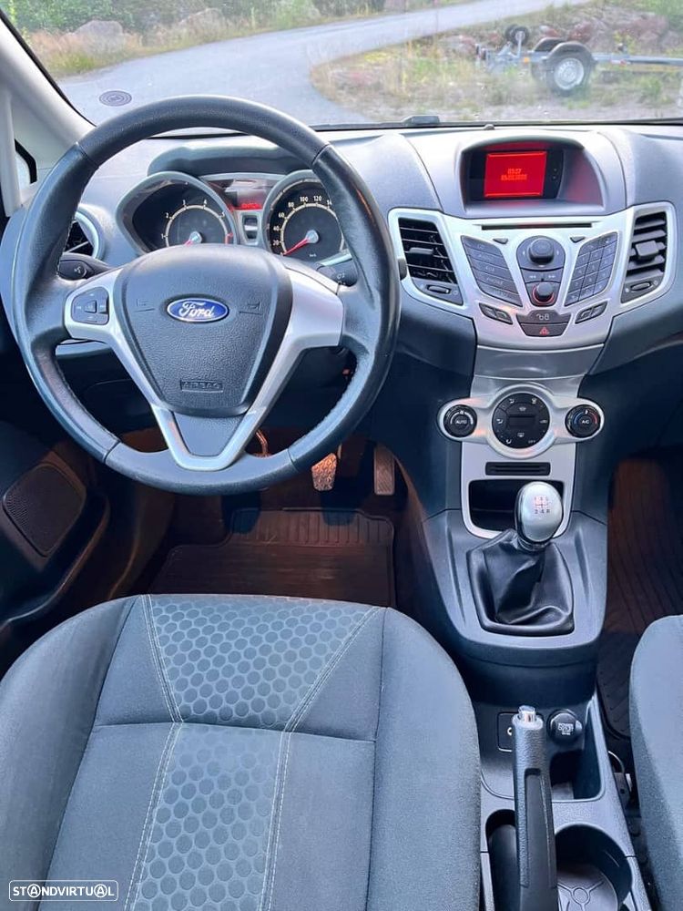 Ford Fiesta - 7