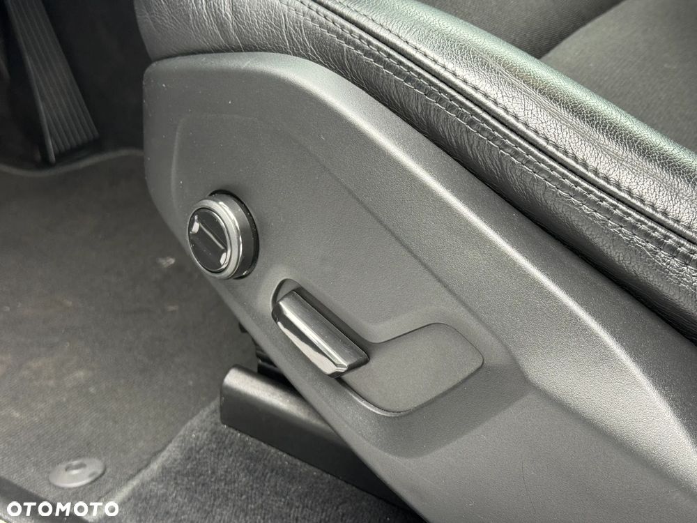Volvo XC 60 D4 Momentum Pro - 11