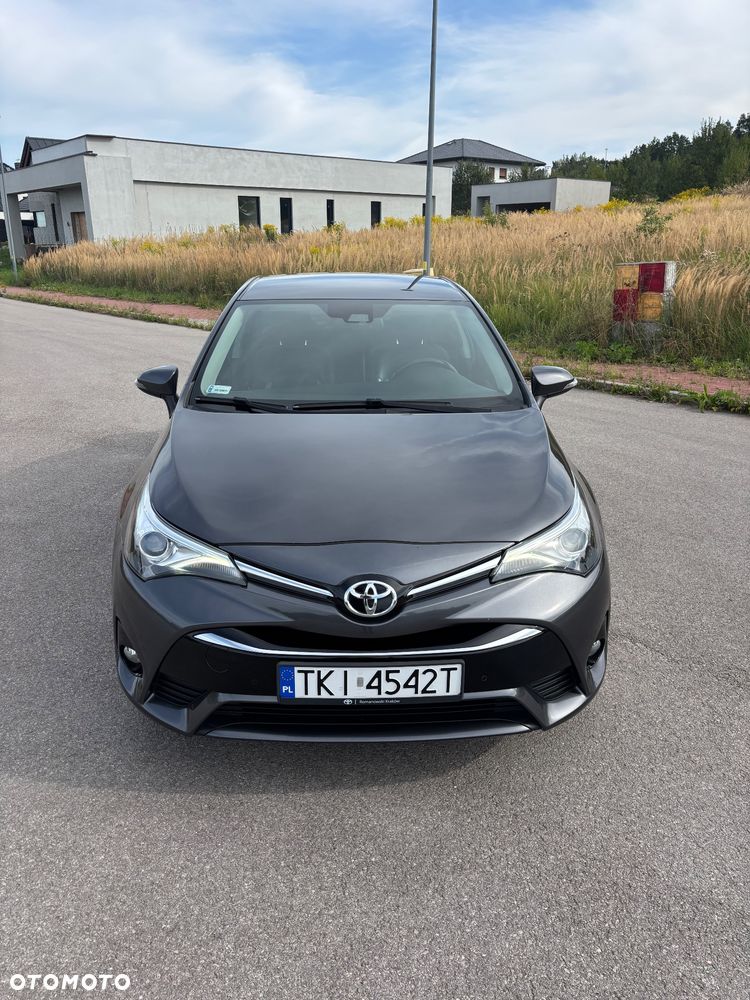 Toyota Avensis 1.8 Premium - 3