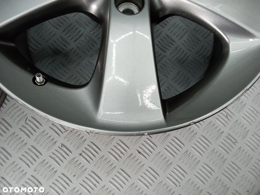 Felgi Toyota Auris Corolla Avenssis III Rav4 7Jx17 et50 5x114,3 - 9