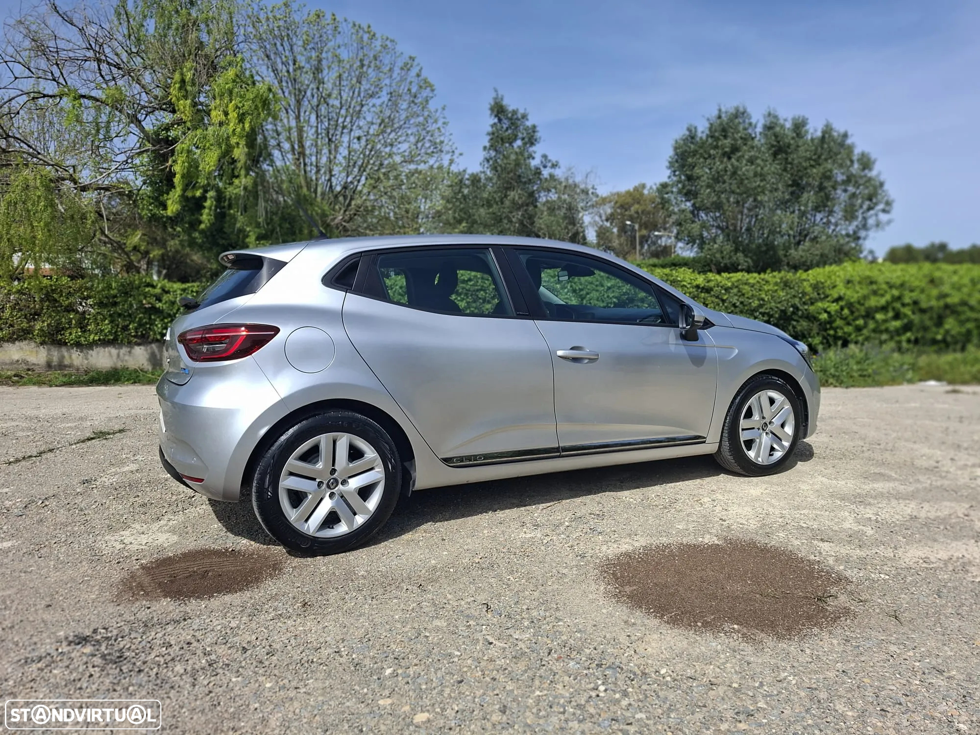 Renault Clio 1.6 E-Tech Edition One - 35