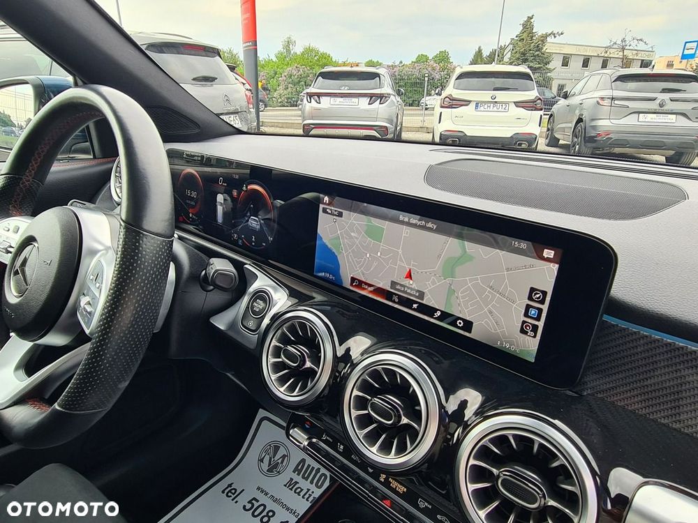 Mercedes-Benz GLB 200 d AMG Line 8G-DCT - 33