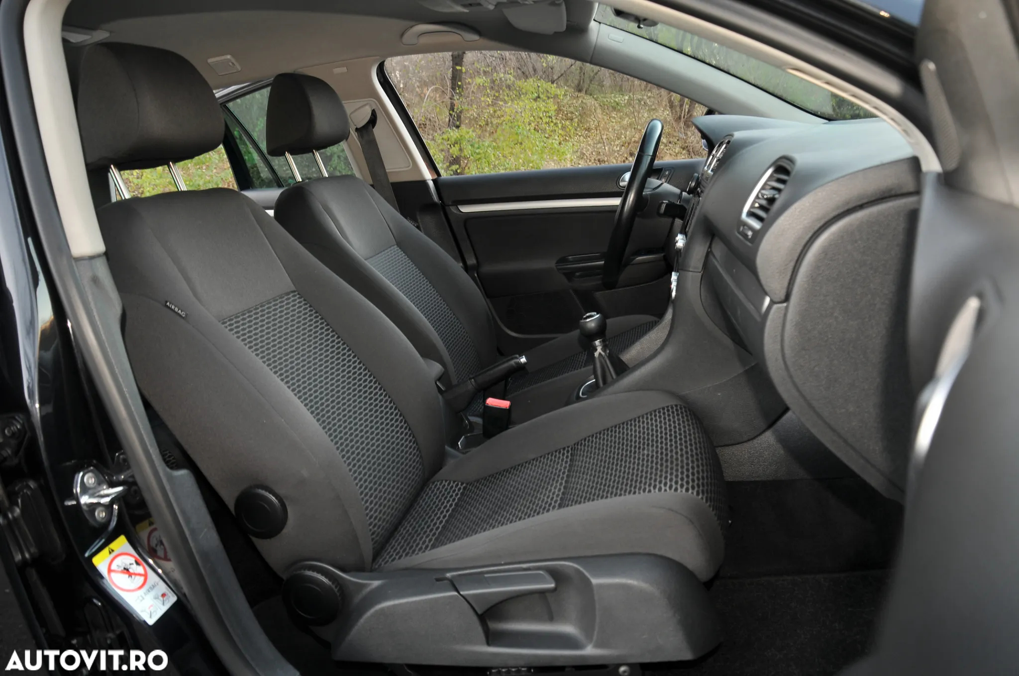 Volkswagen Golf 1.6 TDI BlueMotion Technology Comfortline - 11