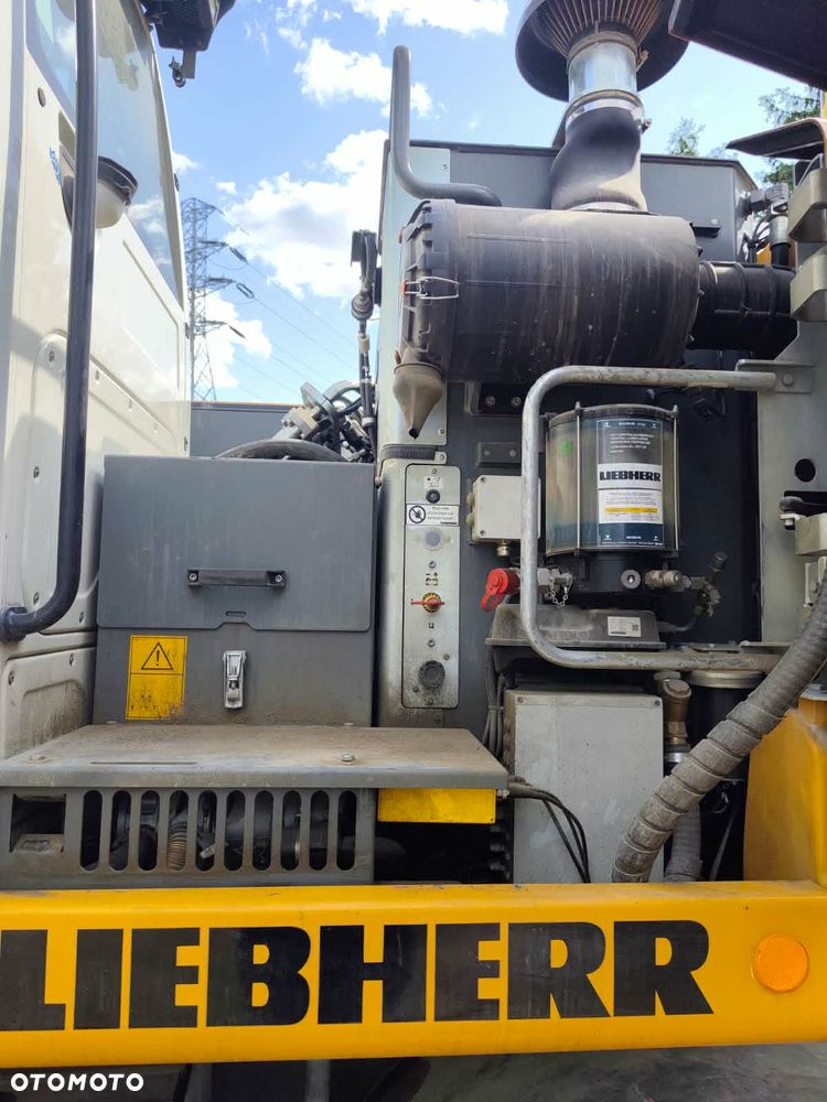 Liebherr A918  Compact - 6