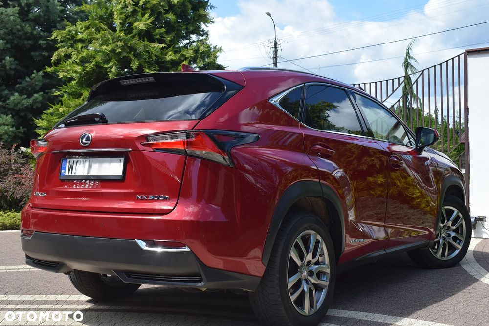 Lexus NX 300h Executive Line - 15