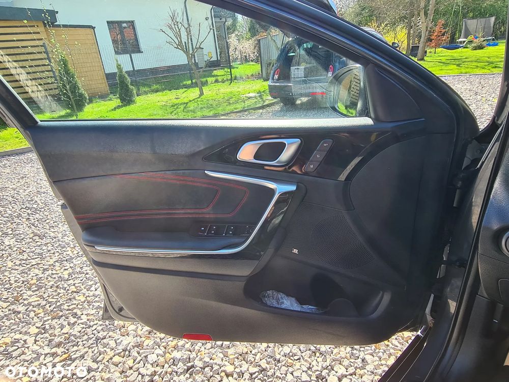 Kia ProCeed 1.6 T-GDI GT DCT - 9