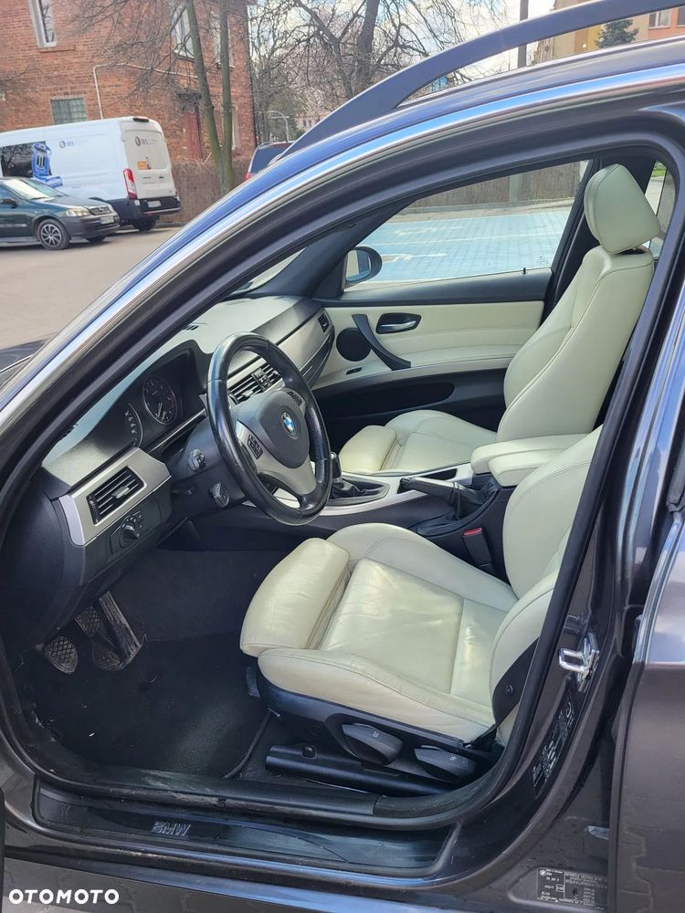 BMW Seria 3 330d - 14