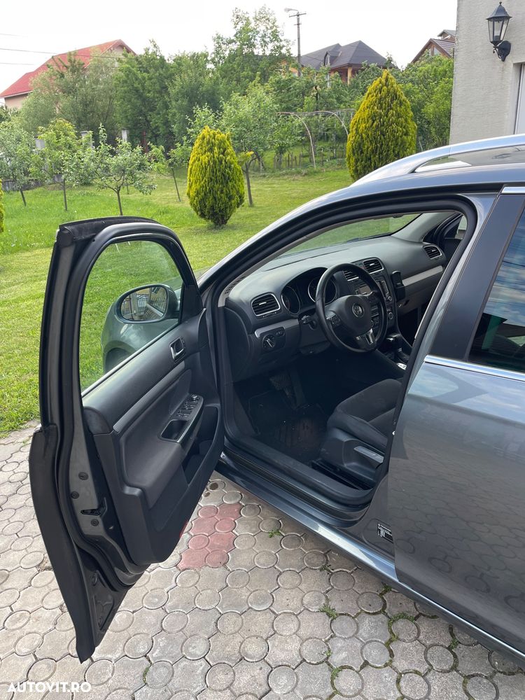 Volkswagen Golf - 8