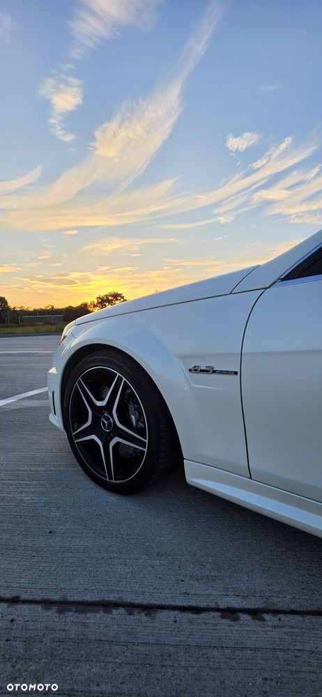 Mercedes-Benz Klasa C 63 AMG - 2