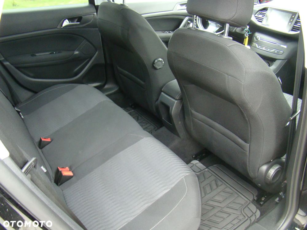 Peugeot 308 BlueHDi 120 Stop & Start Business-Line - 32
