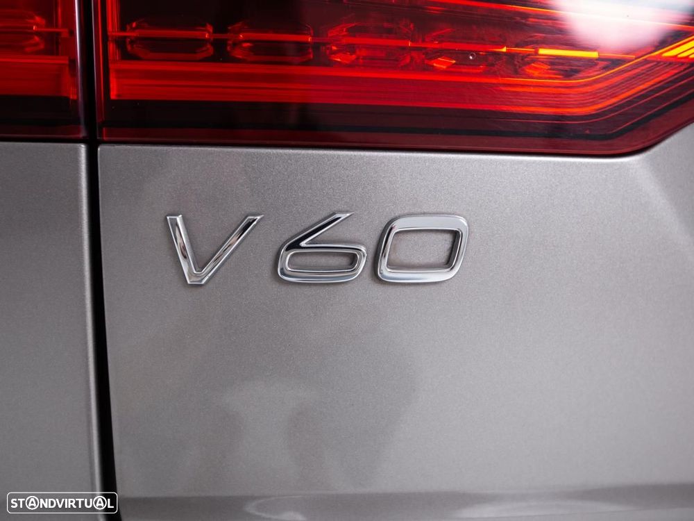 Volvo V60 2.0 T8 AWD TE Momentum Plus - 16