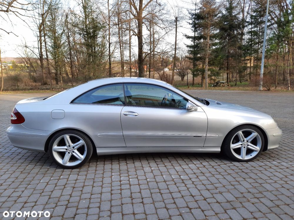 Mercedes-Benz CLK - 8